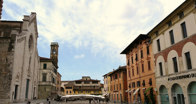 PIETRASANTA